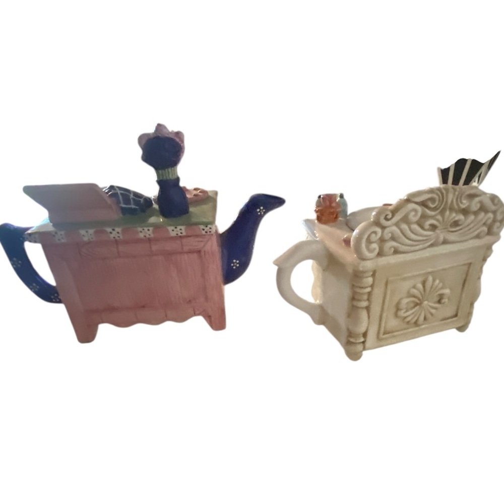 Two Collectable Fun Tea Pots - Picture 3 of 7